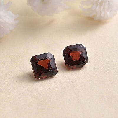 Asscher Cut AA Mozambique Garnet Set of 2 (Oct 6x6 mm) 2.66 ctw Loose gemstone