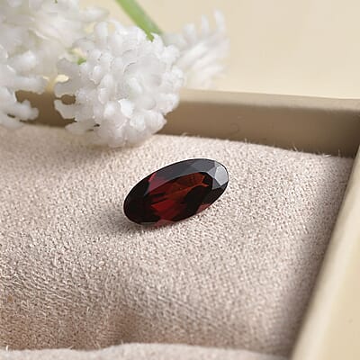 Mozambique Garnet (Ovl 10x5 mm) 1.20 ctw Loose gemstone
