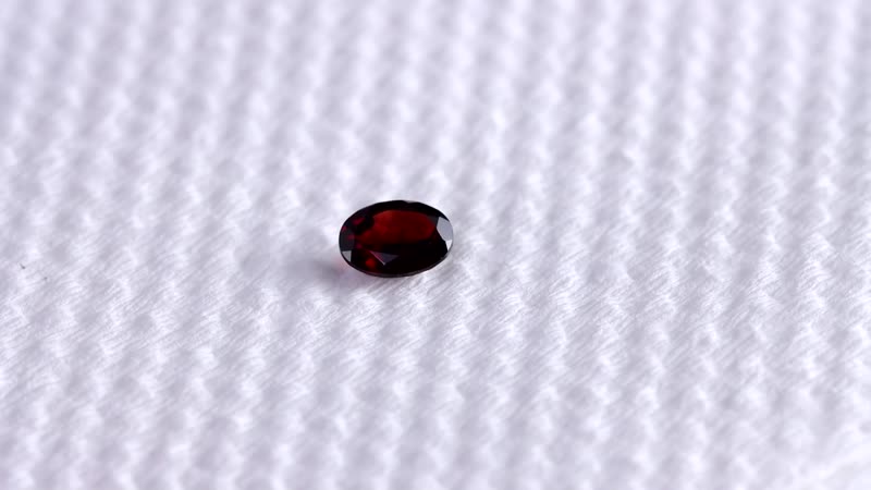 Mozambique Garnet (Ovl 7x5 mm) 0.80 ctw Loose gemstone