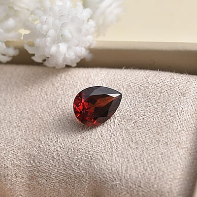 Mozambique Garnet (Pear 8x6 mm) 1.25 ctw Loose Gemstone