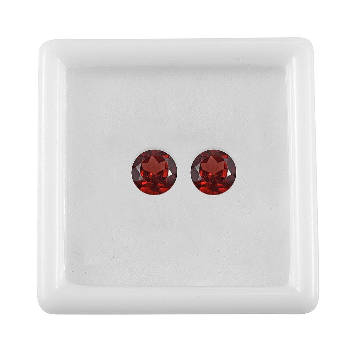 Mozambique Garnet Set of 2 (Rnd 7 mm) 2.66 ctw Loose gemstone image number 3