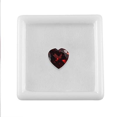 AA Mozambique Garnet (Hrt 10 mm) 2.98 ctw Loose gemstone