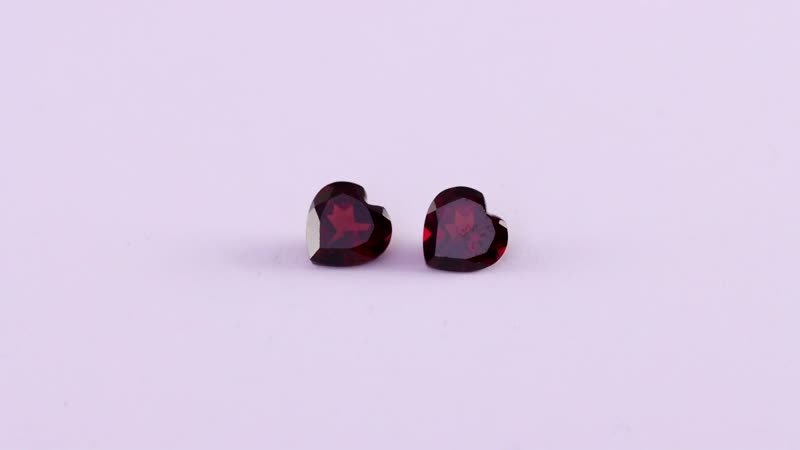 AA Mozambique Garnet Set of 2 (Hrt 8 mm) 3.46 ctw Loose gemstone