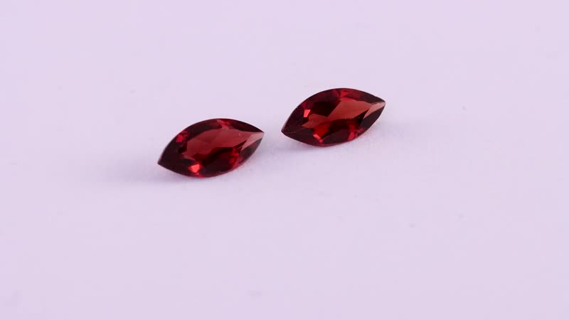 Mozambique Garnet Set of 2 (Mrq 10x5 mm) 2.20 ctw Loose gemstone