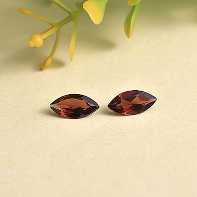 Mozambique Garnet Set of 2 (Mrq 10x5 mm) 2.20 ctw Loose gemstone