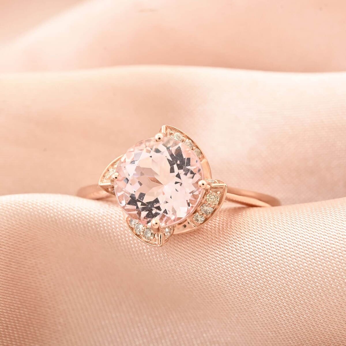 Certified & Appraised Luxoro AAA Palmeiras Pink Morganite and I2 Diamond 1.85 ctw Ring in 14K Rose Gold (Size 8.5) image number 1