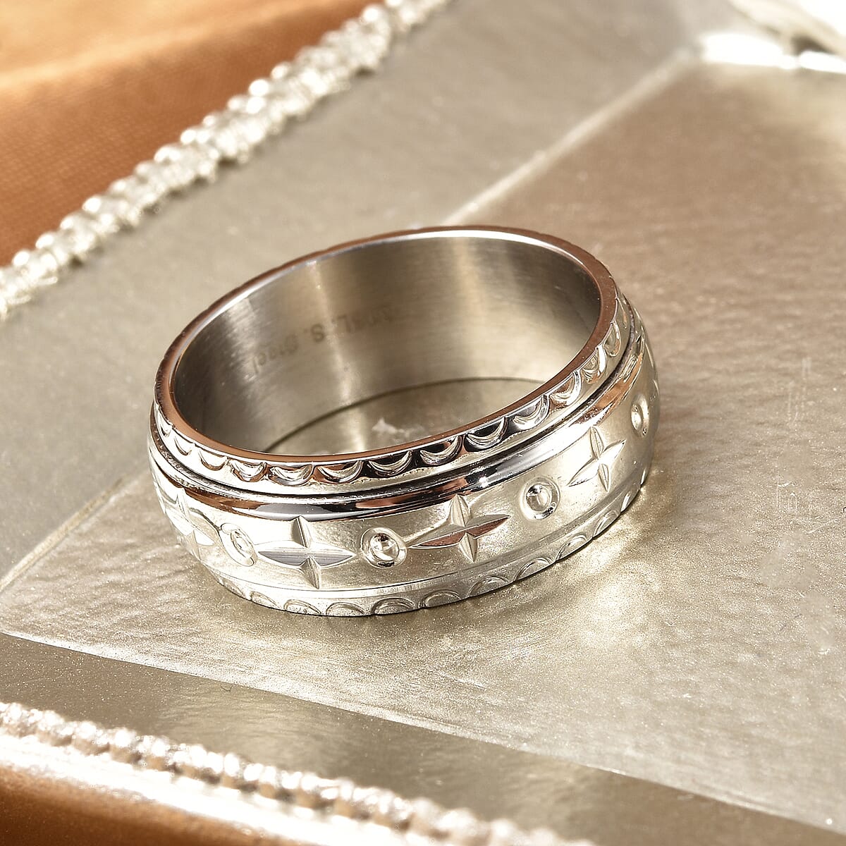 Textured Spinner Ring in Stainless Steel (Size 7.75) image number 1
