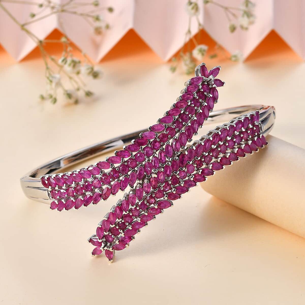 Niassa Ruby (FF) Bypass Leaf Bangle Bracelet in Platinum Over Sterling Silver (7.25 In) 15.70 ctw image number 1