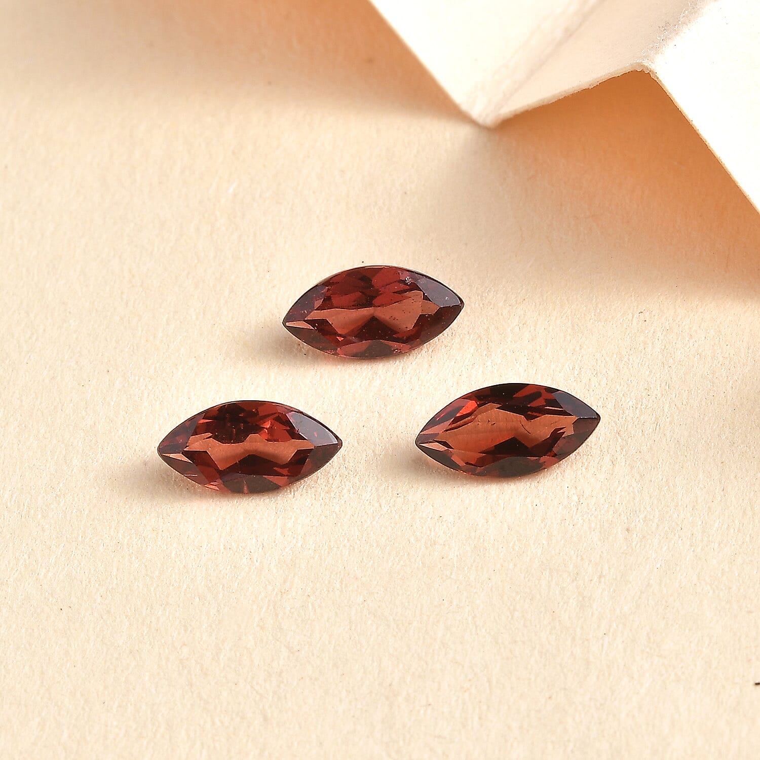 Mozambique Garnet Set of 3 (Mrq 8x4 mm) 1.68 ctw Loose gemstone