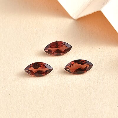 Mozambique Garnet Set of 3 (Mrq 8x4 mm) 1.68 ctw Loose gemstone