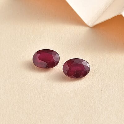 Niassa Ruby (FF) Set of 2 (Oval 7x5 mm) 2.11 ctw Loose gemstone