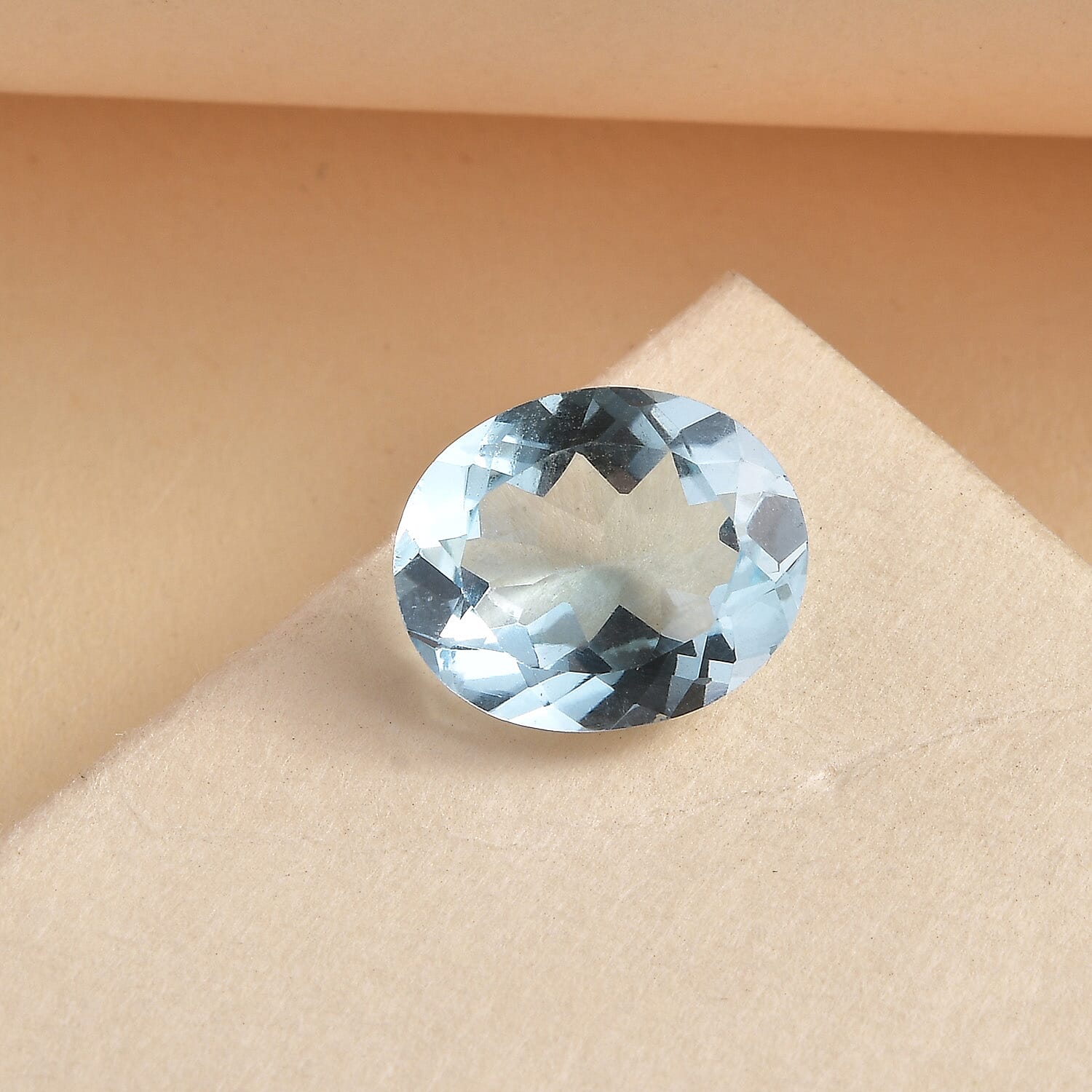 Swiss Blue Topaz (Ovl 12x10 mm) 4.90 ctw Loose gemstone