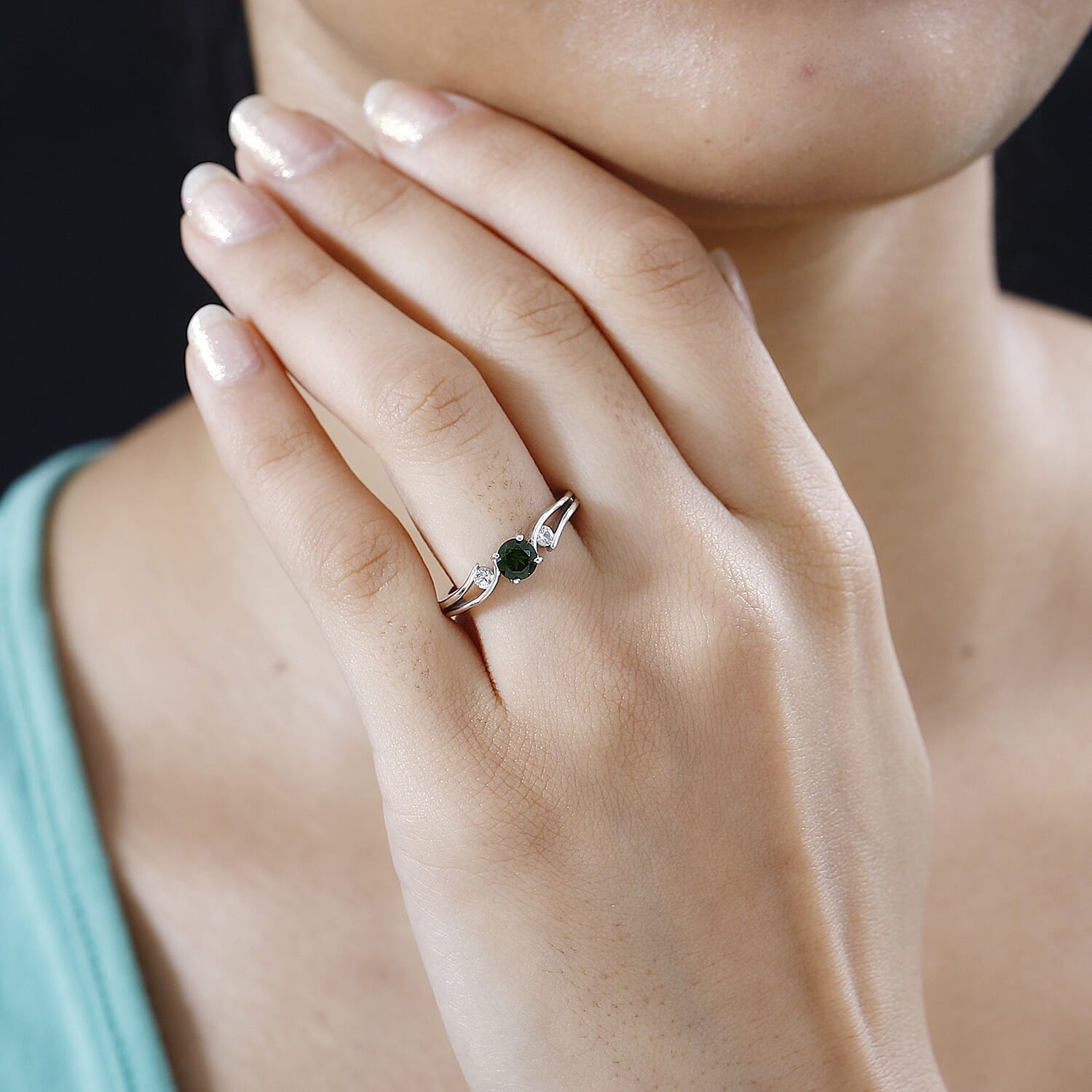 Chrome Diopside and White Zircon 0.75 ctw Ring in Rhodium Over Sterling Silver (Size 9.0)