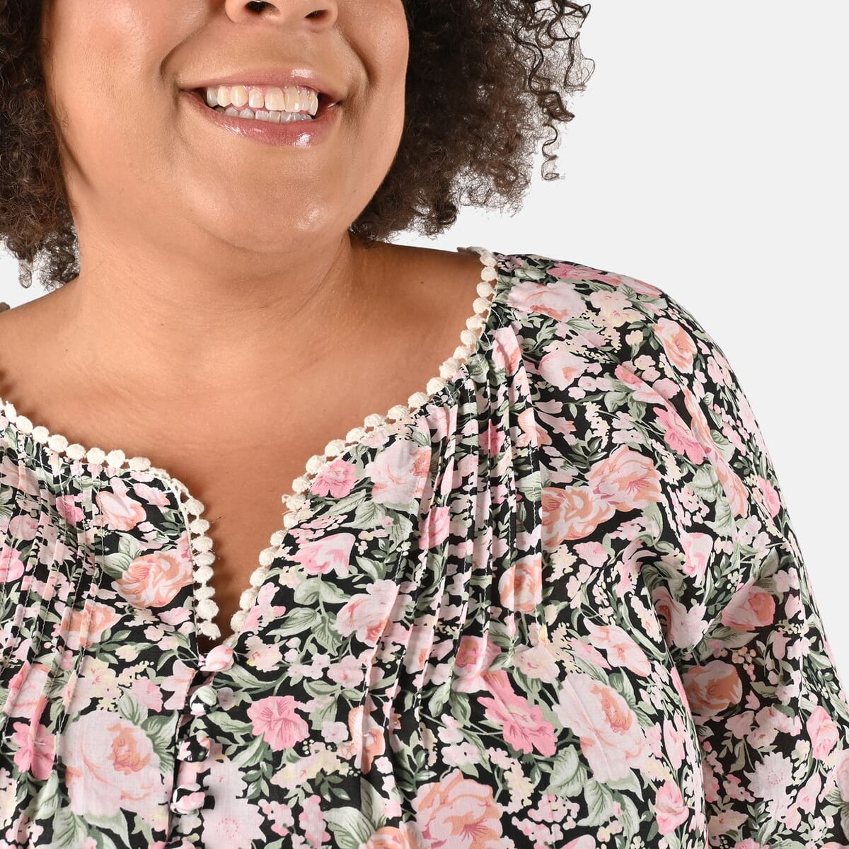Tamsy Pink Floral Vivian Vintage Tunic with Lace Trim - M image number 4