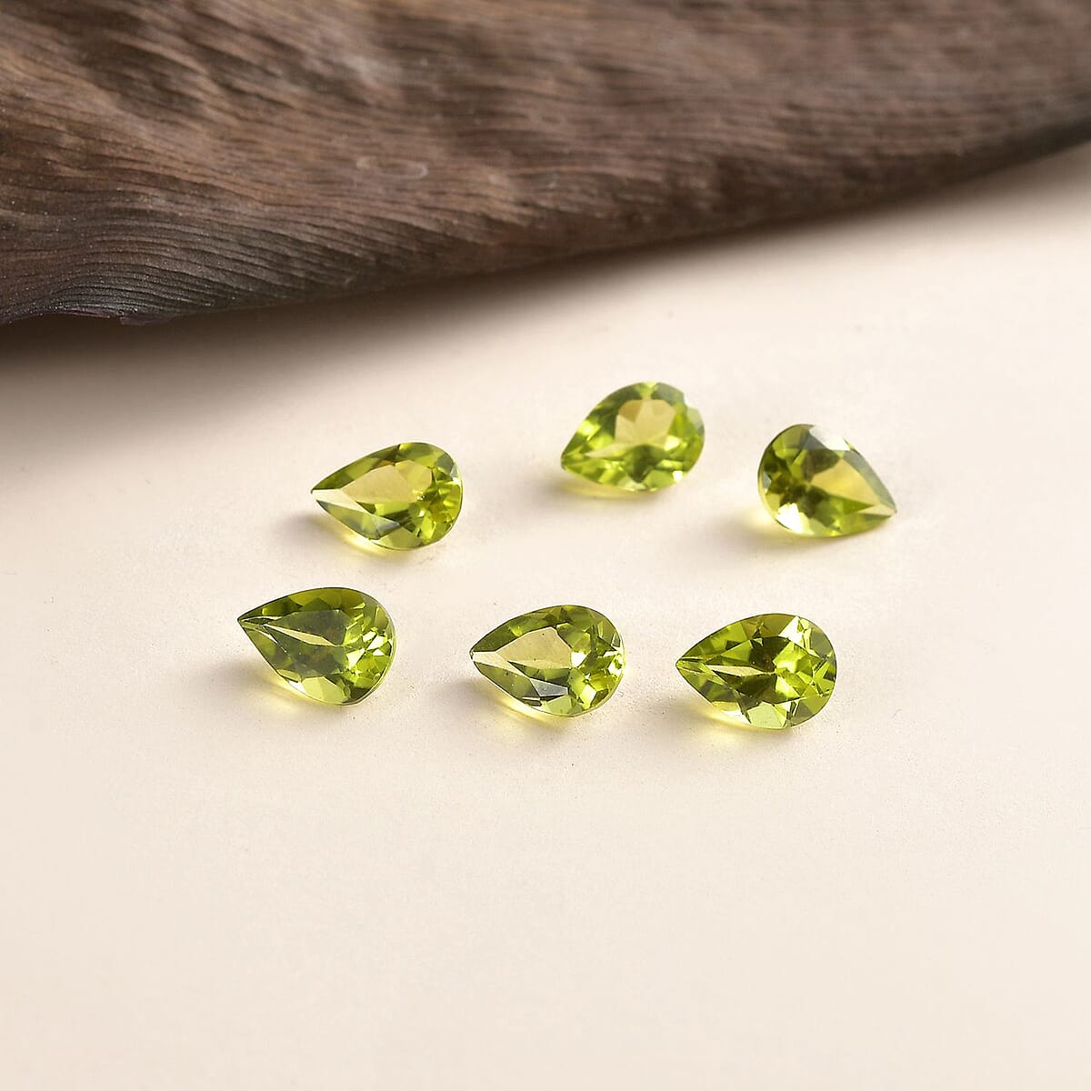 Arizona Peridot Set of 6 (Pear 7x5 mm) 4.20 ctw Loose gemstone image number 1