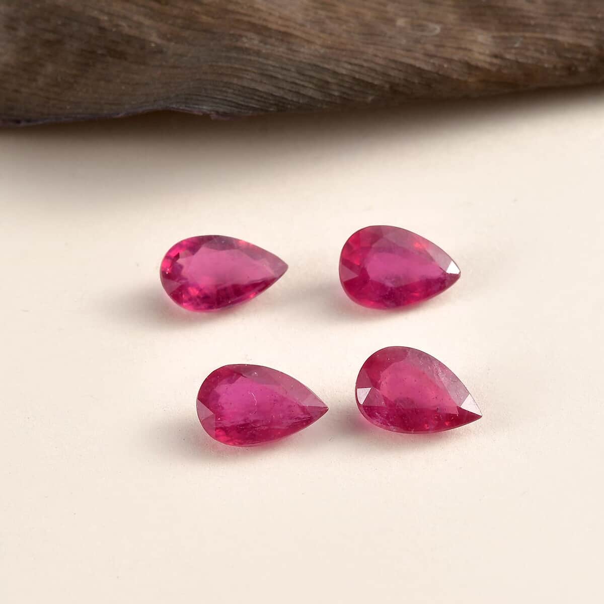 AA Niassa Ruby (FF) Set of 4 (Pear 9x6 mm) 6.20 ctw image number 1