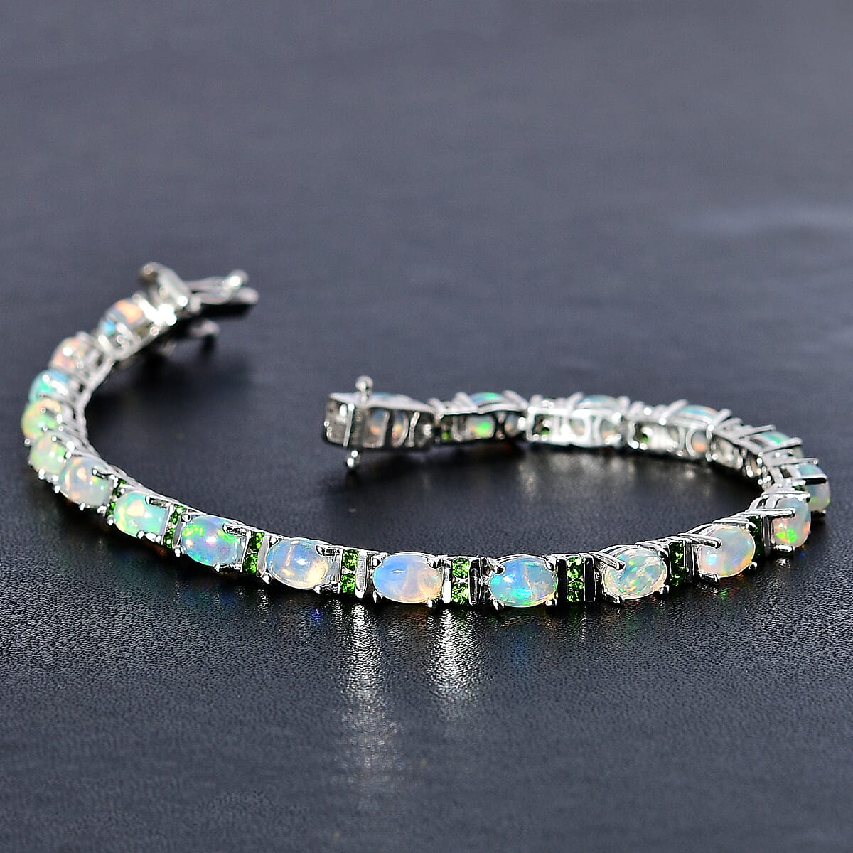 Premium Ethiopian Welo Opal and Chrome Diopside Bracelet in Platinum Over Sterling Silver (7.25 In) 7.40 ctw image number 1
