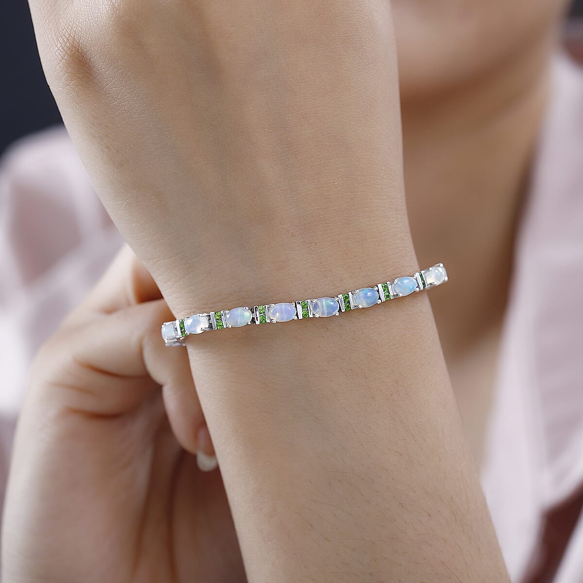 Premium Ethiopian Welo Opal and Chrome Diopside Bracelet in Platinum Over Sterling Silver (7.25 In) 7.40 ctw image number 2