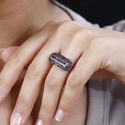 Tanzanian Wine Garnet Ring in Rhodium Over Sterling Silver (Size 10.0) 1.65 ctw