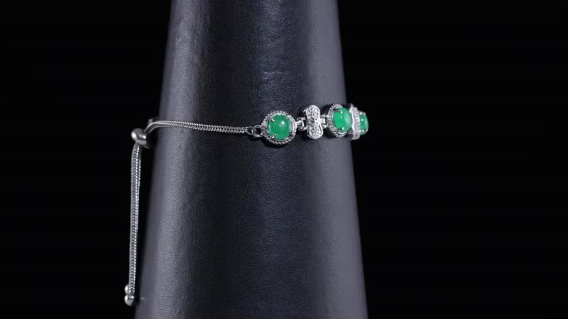 Green Jade (D) 9.15 ctw Bolo Bracelet in Stainless Steel