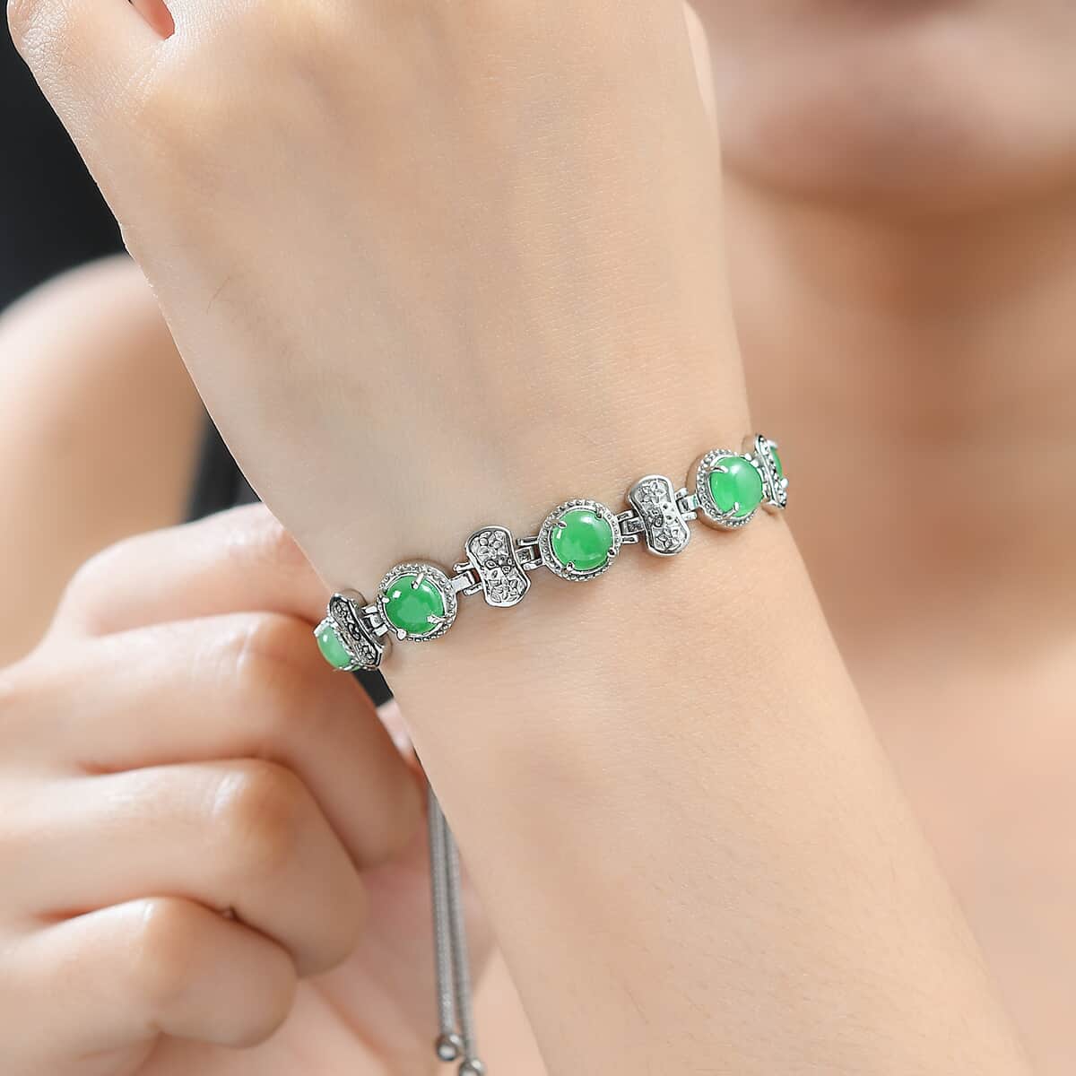 Green Jade (D) 9.15 ctw Bolo Bracelet in Stainless Steel image number 2