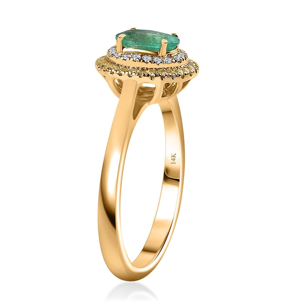 Certified and Appraised Premium AAA Boyaca Colombian Emerald and I2 Natural Yellow and White Diamond 0.90 ctw Ring in 14K Yellow Gold (Size 9.0) image number 3