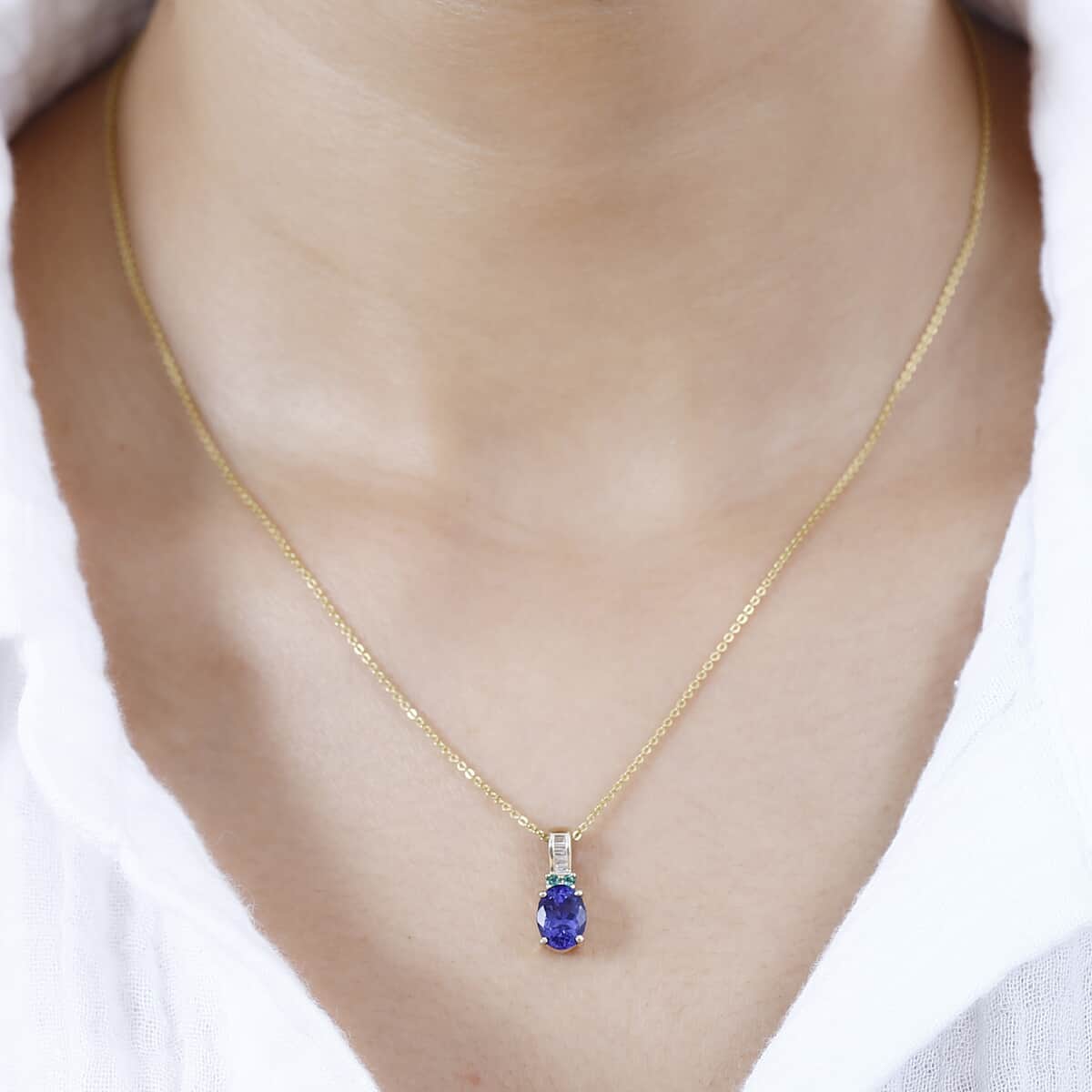 Luxoro 14K Yellow Gold AAA Tanzanite, AAAA Boyaca Colombian Emerald and G-H I2 Diamond Pendant 1.50 ctw image number 2