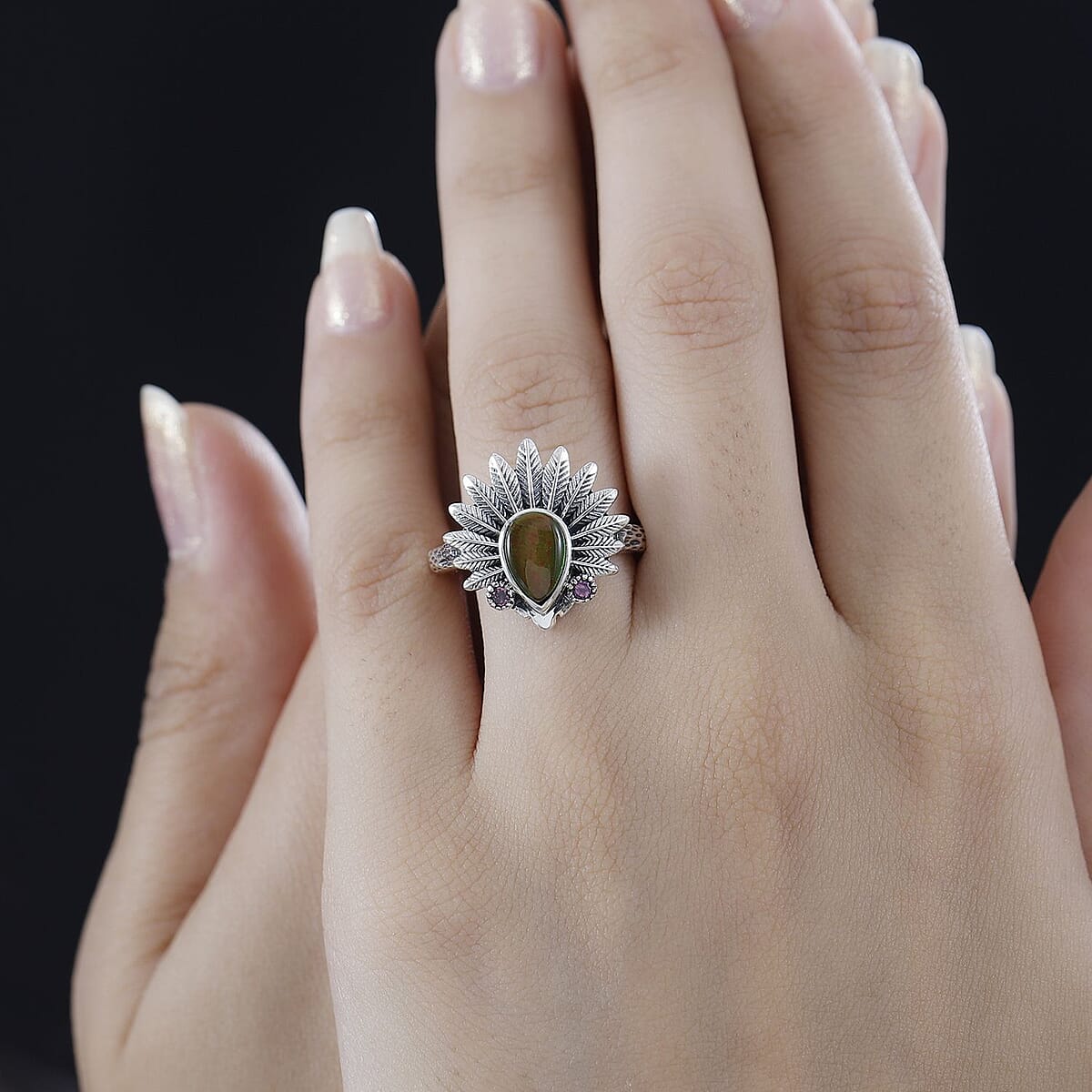 Artisan Crafted Canadian Ammolite and Orissa Rhodolite Garnet Native American Head Ring in Sterling Silver (Size 8.0) 0.15 ctw image number 2