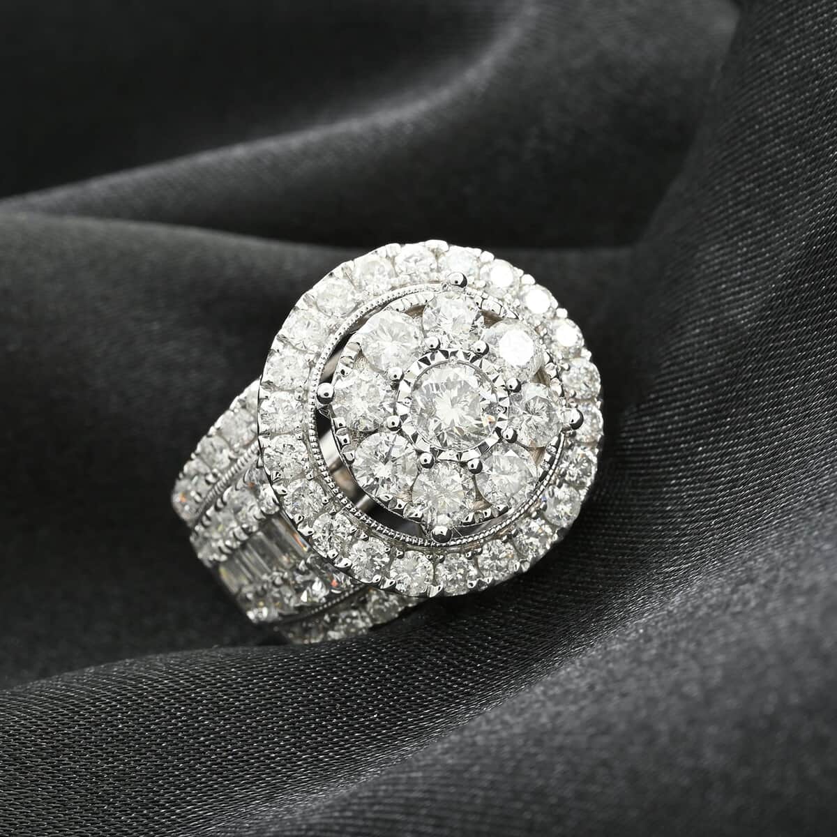 Rosy Blue Closeout 10K White Gold Diamond (G, I1-I2) Ring (Size 7.0) 9.60 Grams 4.00 ctw image number 1