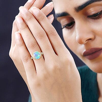 Certified & Appraised Luxoro 14K Yellow Gold AAA Ethiopian Welo Opal and G-H I2 White Diamond Ring (Size 5.0) 6.10 ctw