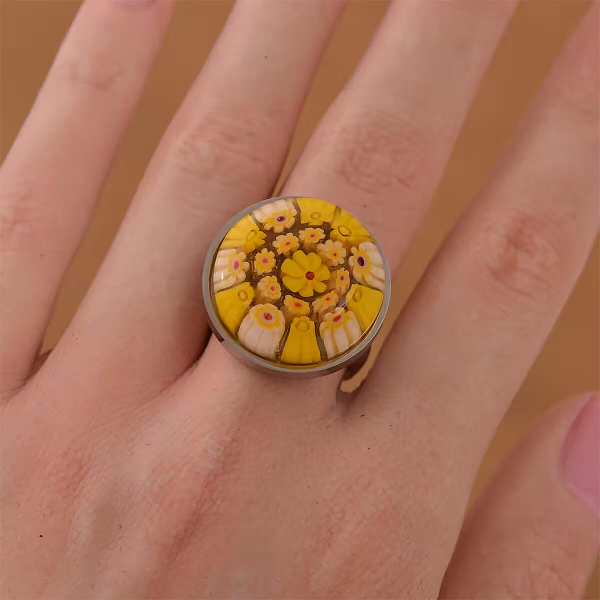 Yellow Color Murano Style Ring in Stainless Steel (Size 9.0) image number 7