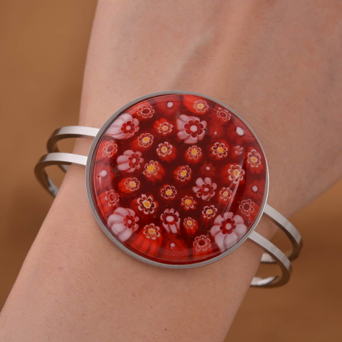 Red Color Murano Style Bangle Bracelet in Stainless Steel (6.50 In) image number 1