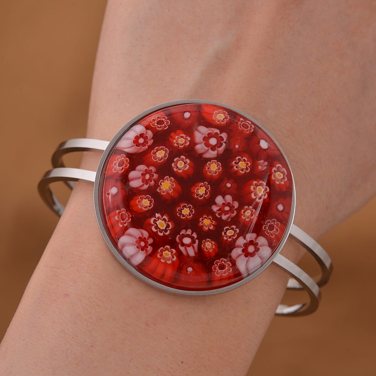 Red Color Murano Style Bangle Bracelet in Stainless Steel 7.50 Inches image number 1