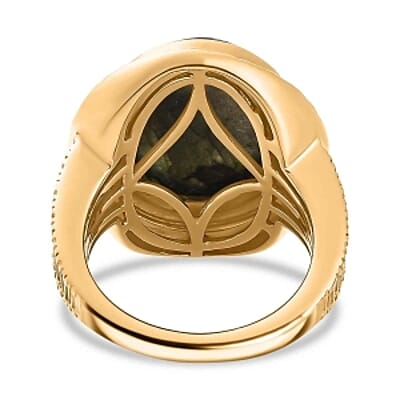 AAA Labradorite 11.00 ctw Solitaire Ring in 18K Vermeil Yellow Gold Over Sterling Silver (Size 6.5) (6 g)