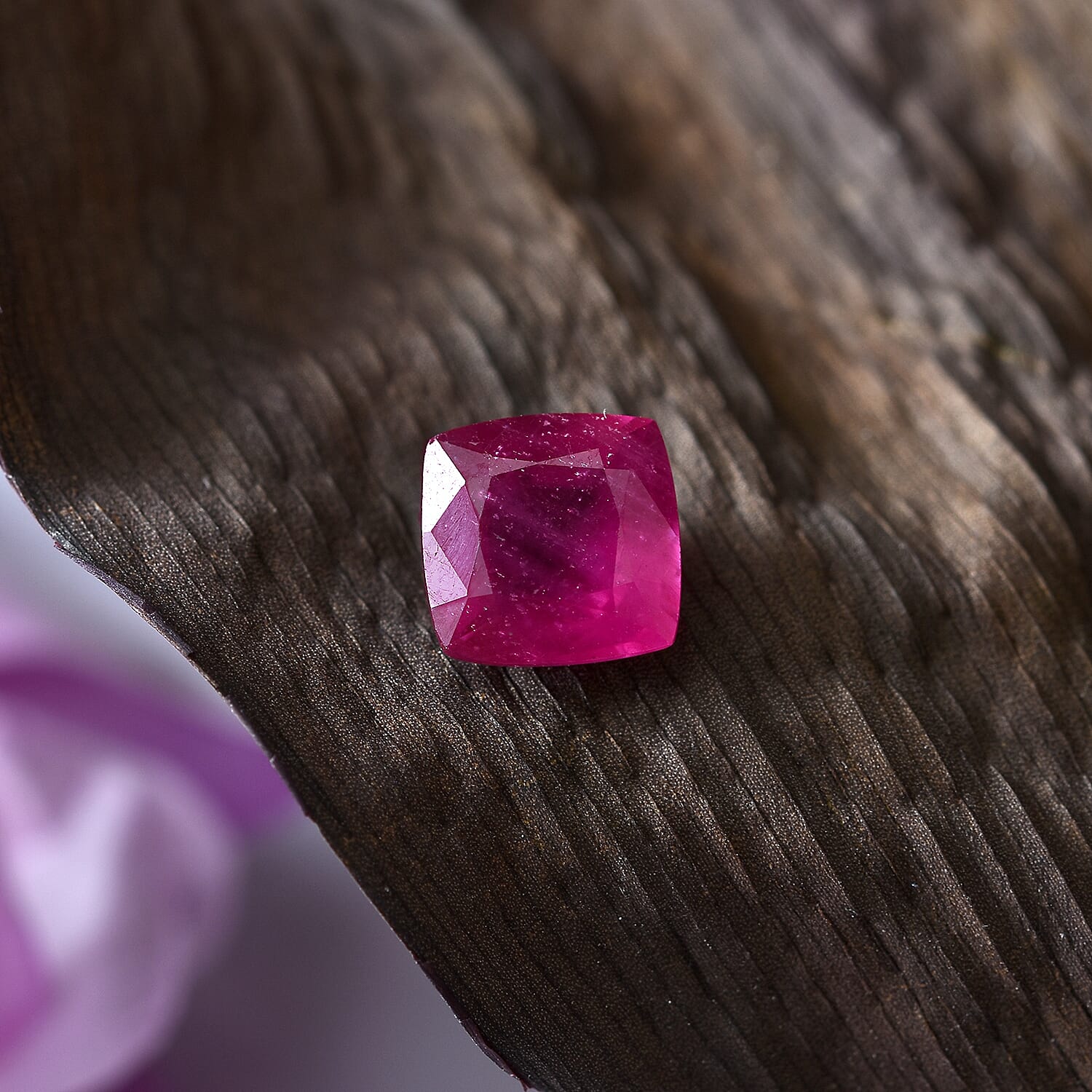 Niassa Ruby (FF) (Cush 6x6 mm) 1.33 ctw