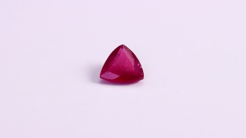 Niassa Ruby ( FF) (Trl 7 mm) 1.42 ctw Loose gemstone