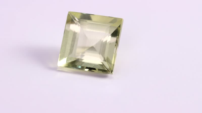 AA Brazilian Green Gold Quartz (Sqr 12 mm) 7.36 ctw