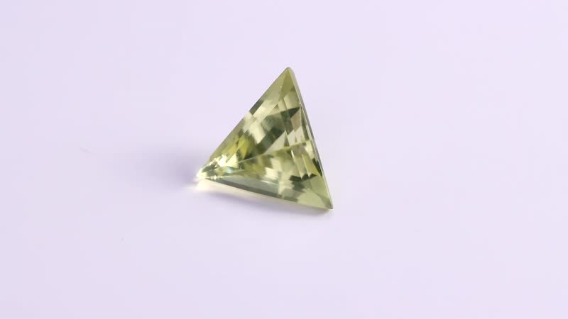 AA Brazilian Green Gold Quartz (Triangle 15 mm) 6.76 ctw