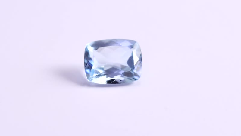 Sky Blue Topaz (Cush 10x8 mm) 3.34 ctw