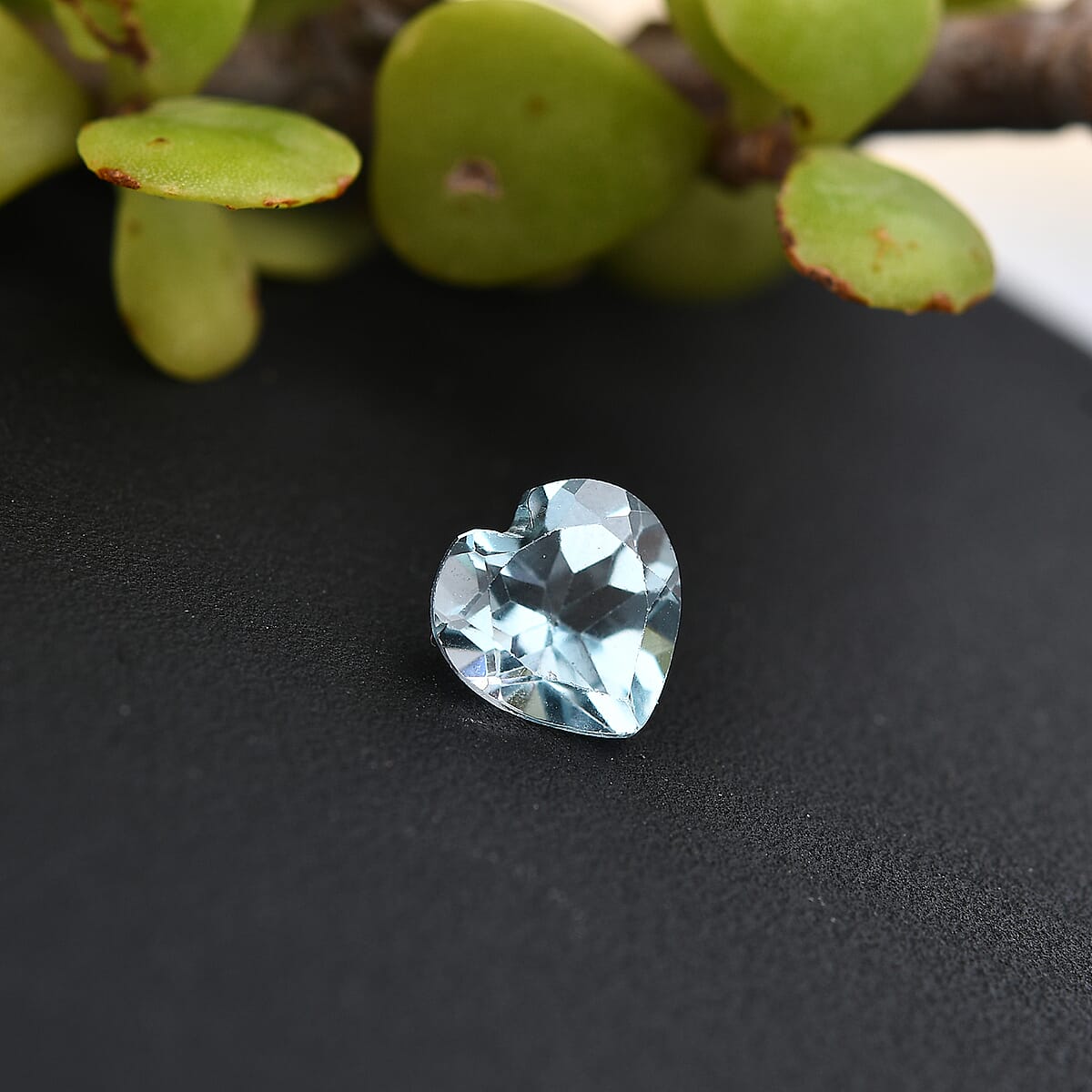 Sky Blue Topaz (Hrt 7 mm) 1.17 ctw Loose gemstone image number 1