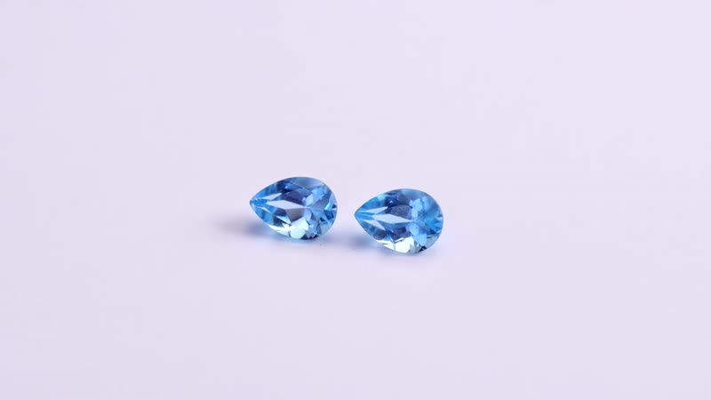 Set of 2 Swiss Blue Topaz (Pear 7x5 mm) 1.49 ctw