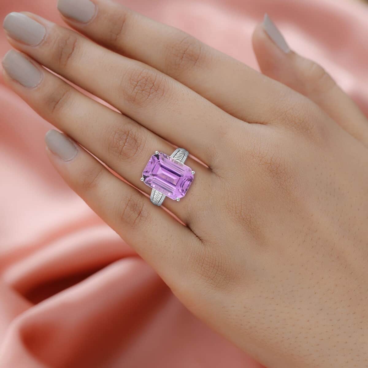 Certified & Appraised Rhapsody 950 Platinum AAAA Patroke Kunzite, Diamond (E-F, VS) (0.15 cts) Ring (Size 6.0) (9.85 g) 16.10 ctw image number 2