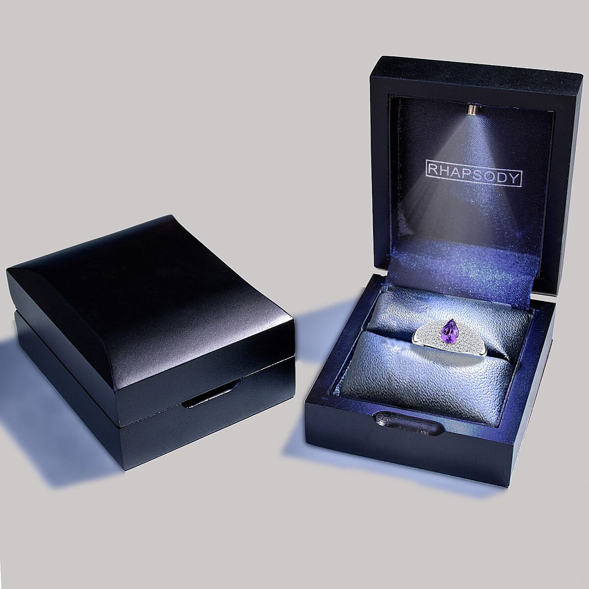 Certified & Appraised Rhapsody AAAA Madagascar Purple Sapphire and E-F VS Diamond 1.25 ctw Ring in 950 Platinum (Size 7.5) 6.10 Grams image number 5