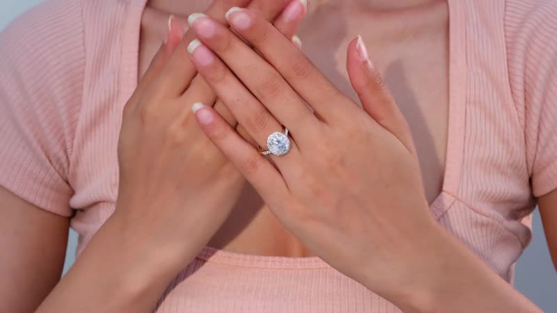 Luxoro 10K Yellow Gold Moissanite (Ovl 11x9 mm) Ring (Size 7.0) 4.55 ctw