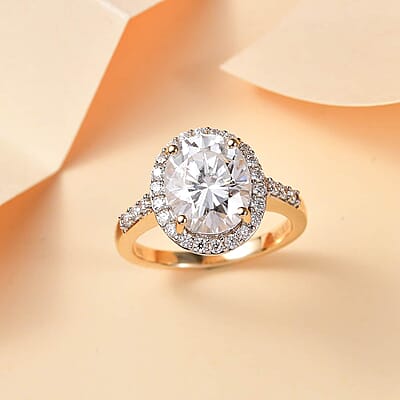 Luxoro Moissanite 4.55 ctw Ring in 10K Yellow Gold (Size 7.0)