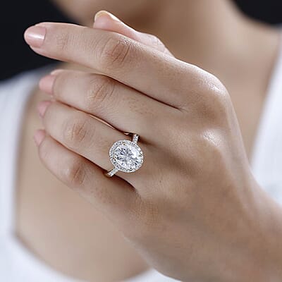 Luxoro Moissanite 4.55 ctw Ring in 10K Yellow Gold (Size 7.0)