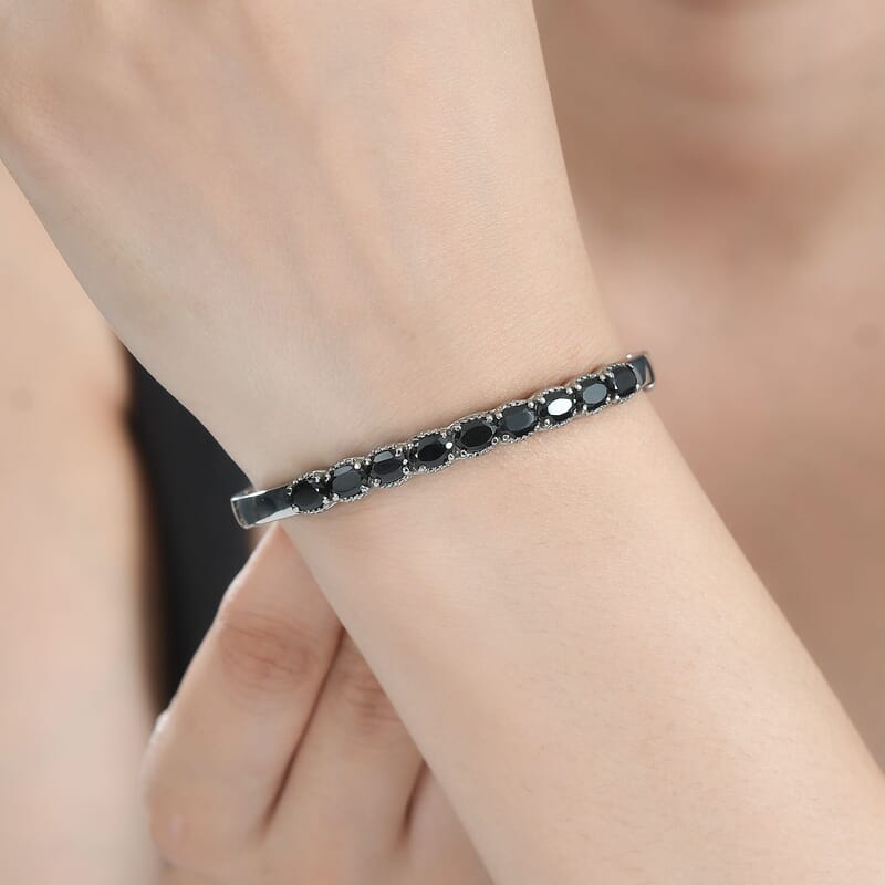 Thai Black Spinel Bangle Bracelet in Stainless Steel (6.50 In) 5.15 ctw