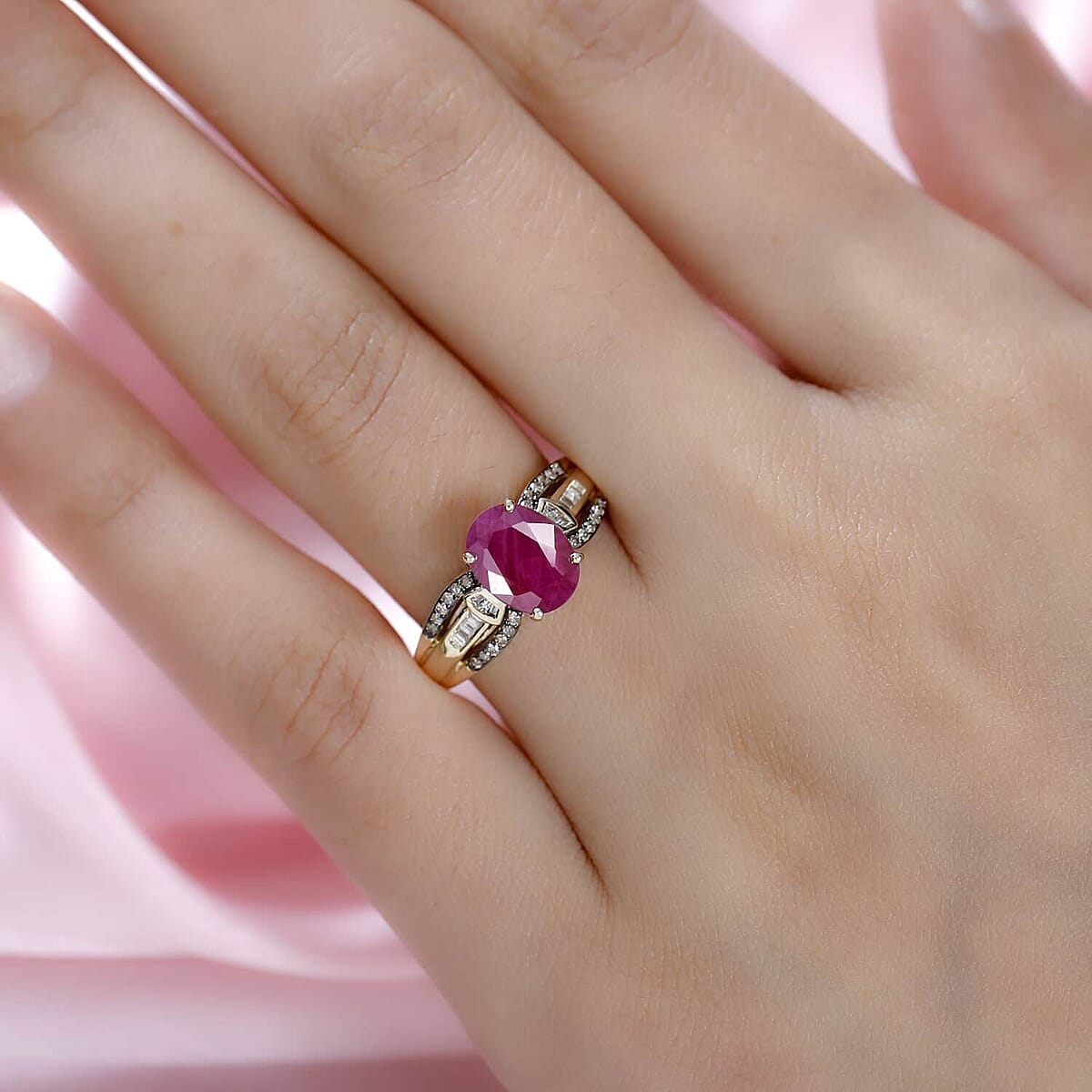 Luxoro Premium Montepuez Ruby and Natural Champagne and White Diamond 2.60 ctw Ring in 10K Yellow Gold (Size 10.0) image number 2