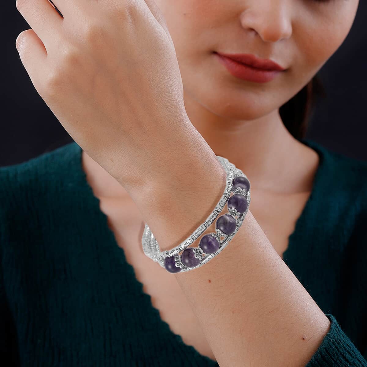 Bi-Color Amethyst Cuff Bracelet in Silvertone (7.00 In) 70.00 ctw image number 2