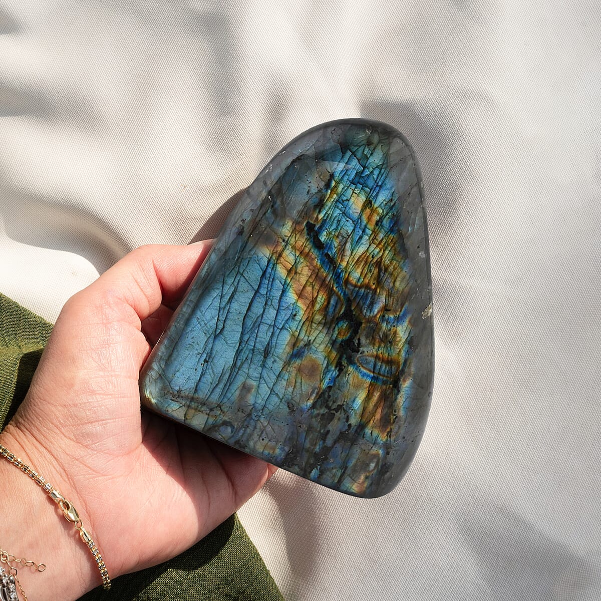 Handcrafted Natural Iridescent Madagascar Labradorite Gemstone, 0.99 Lbs image number 6
